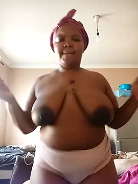 thickpariss online show from November 3, 2025, 2:31 pm