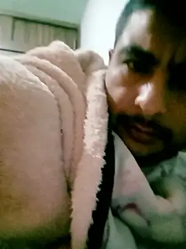 Snapshot of Yerackhip chatting on January 15, 2026, 6:22 pm Yerackhip online show from January 15, 2026, 6:22 pm