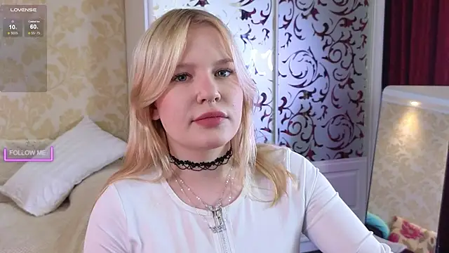 Snapshot of Mila_wxw chatting on November 25, 2025, 12:27 pm Mila wxw online show from November 25, 2025, 12:27 pm