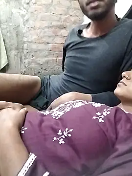 Hot-Couple26 online show from February 9, 2026, 3:32 pm