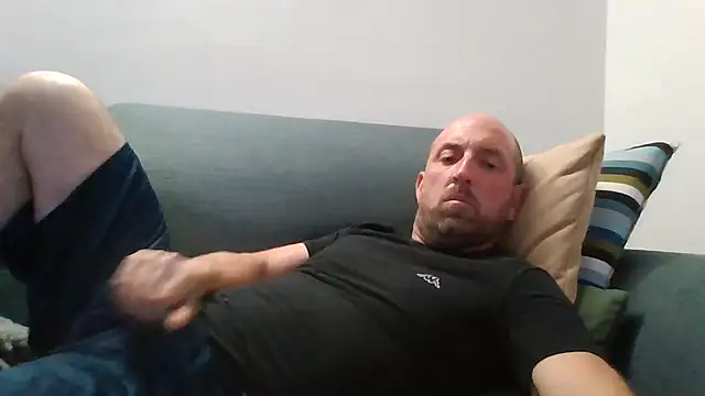 Snapshot of luca_beech88 chatting on May 23, 2026, 7:13 pm luca beech88 online show from May 23, 2026, 7:13 pm