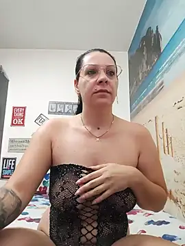 Snapshot of SugarDiamonds chatting on July 10, 2026, 4:01 am SugarDiamonds online show from July 10, 2026, 4:01 am