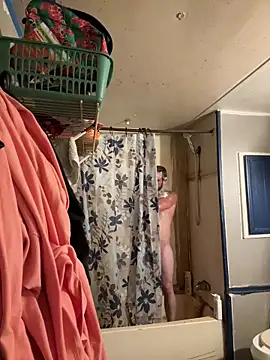 Snapshot of bkuterbach2015 chatting on December 16, 2025, 9:35 am bkuterbach2015 online show from December 16, 2025, 9:35 am