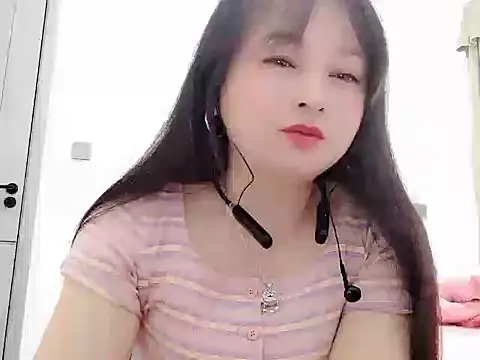 Alice-Baby520 online show from November 4, 2025, 1:20 am