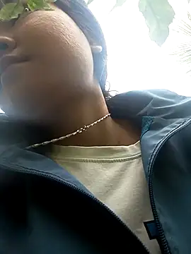 Snapshot of buom-xinh chatting on November 4, 2025, 1:31 am buom-xinh online show from November 4, 2025, 1:31 am