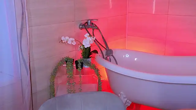 Snapshot of WICKEDEMBER chatting on March 11, 2026, 1:21 am WICKEDEMBER online show from March 11, 2026, 1:21 am