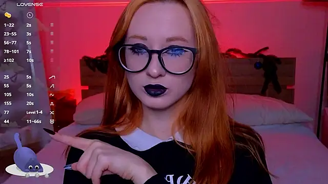 Snapshot of WICKEDEMBER chatting on December 19, 2025, 1:31 am WICKEDEMBER online show from December 19, 2025, 1:31 am