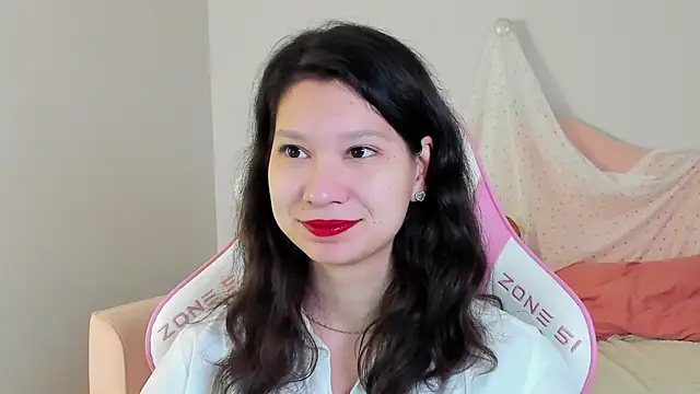 Snapshot of SaraDenars chatting on November 18, 2025, 5:11 am SaraDenars online show from November 18, 2025, 5:11 am