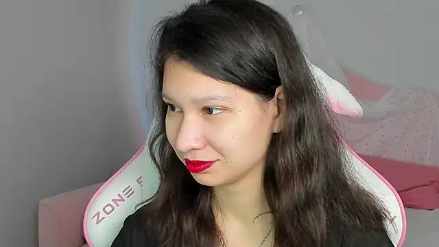 Snapshot of SaraDenars chatting on November 30, 2025, 5:19 am SaraDenars online show from November 30, 2025, 5:19 am