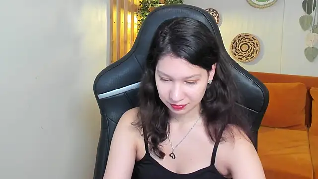 Snapshot of SaraDenars chatting on November 10, 2025, 5:12 am SaraDenars online show from November 10, 2025, 5:12 am