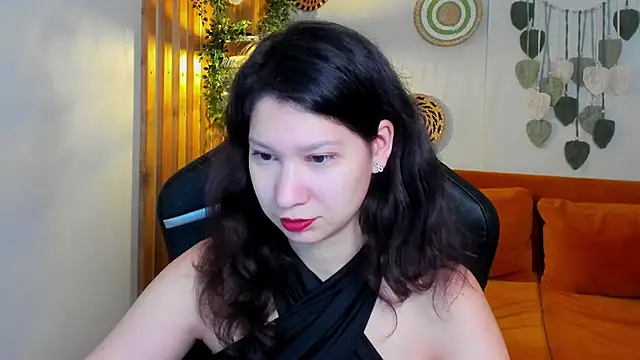 Snapshot of SaraDenars chatting on November 5, 2025, 5:10 am SaraDenars online show from November 5, 2025, 5:10 am