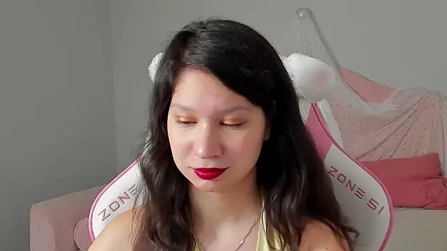 Snapshot of SaraDenars chatting on November 24, 2025, 6:24 am SaraDenars online show from November 24, 2025, 6:24 am