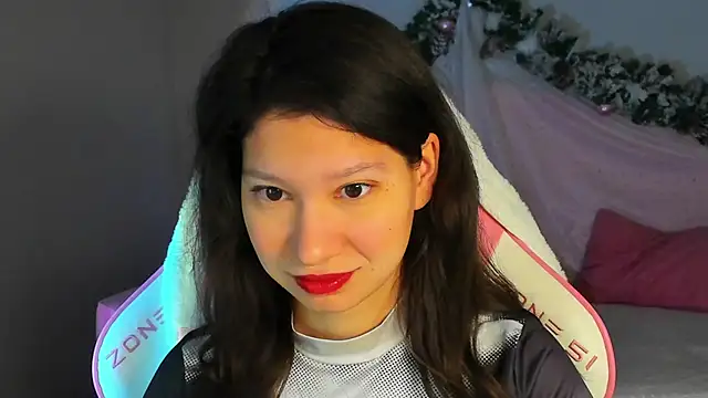 Snapshot of SaraDenars chatting on December 14, 2025, 5:13 am SaraDenars online show from December 14, 2025, 5:13 am