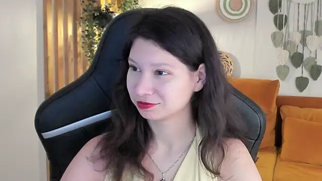 Snapshot of SaraDenars chatting on December 3, 2025, 5:30 am SaraDenars online show from December 3, 2025, 5:30 am