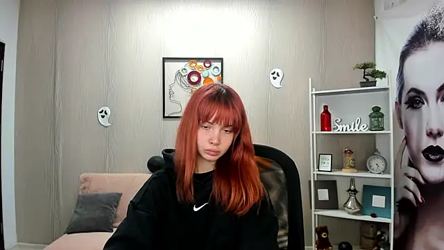 Snapshot of OlyviaBella chatting on November 4, 2025, 1:26 pm OlyviaBella online show from November 4, 2025, 1:26 pm