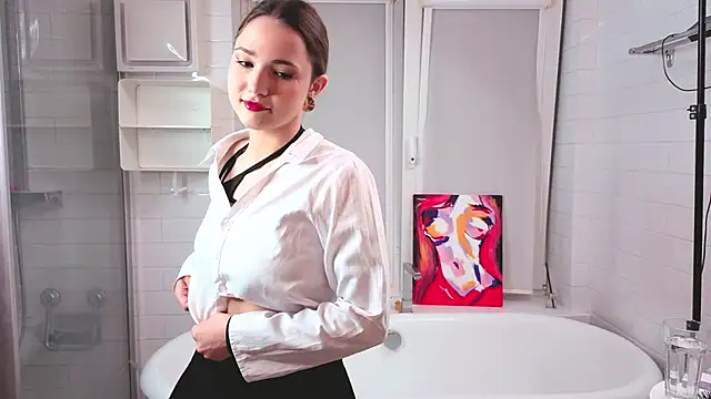 LeenaPuita online show from November 11, 2025, 8:47 pm