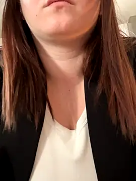 Snapshot of slt29 chatting on November 5, 2025, 11:46 am slt29 online show from November 5, 2025, 11:46 am