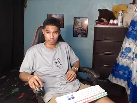 mrsexyteens online show from January 13, 2026, 4:33 pm