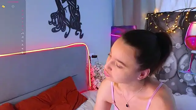 LauriePerez online show from February 8, 2026, 8:01 am