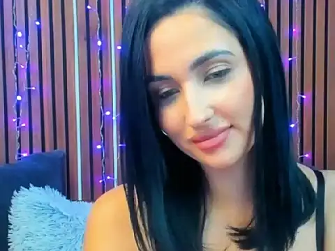 Snapshot of CamillaParis25 chatting on June 19, 2026, 9:53 pm CamillaParis25 online show from June 19, 2026, 9:53 pm