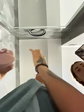 VickyM99 online show from December 14, 2025, 8:09 am