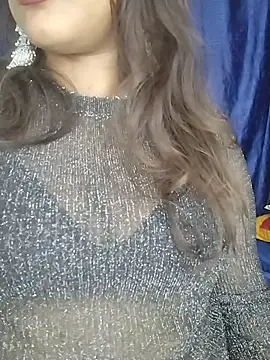 SEXYY TRANSY WITH GIRL online show from December 18, 2025, 1:04 pm