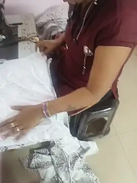 Lailamajnu1996 online show from January 12, 2026, 5:36 am