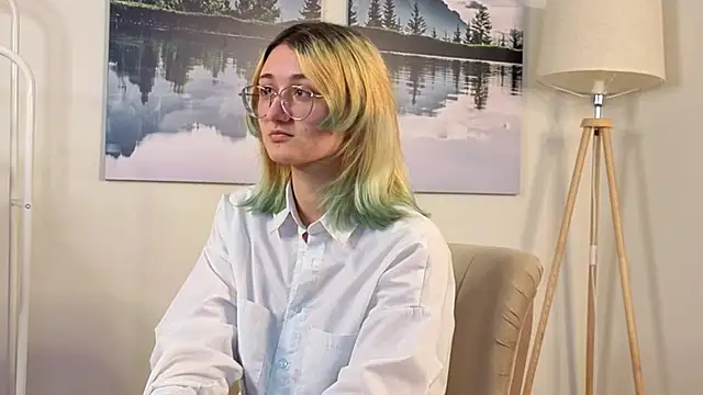 Snapshot of JoannieDrissel chatting on November 4, 2025, 10:52 am JoannieDrissel online show from November 4, 2025, 10:52 am