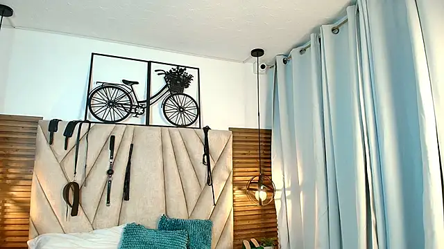 KimberlyFox t online show from May 4, 2026, 12:41 pm
