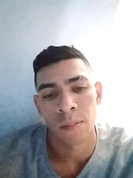 Snapshot of Drian1010 chatting on November 3, 2025, 5:38 pm Drian1010 online show from November 3, 2025, 5:38 pm