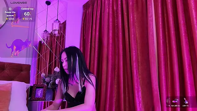 Snapshot of EllieVibe chatting on November 25, 2025, 5:19 am EllieVibe online show from November 25, 2025, 5:19 am