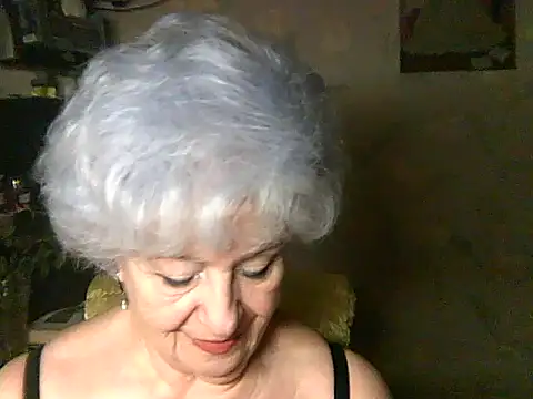 Snapshot of ValeriaKroww chatting on July 15, 2026, 8:49 pm ValeriaKroww online show from July 15, 2026, 8:49 pm