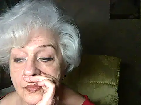 Snapshot of ValeriaKroww chatting on May 9, 2026, 5:38 pm ValeriaKroww online show from May 9, 2026, 5:38 pm