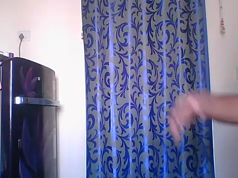 Mathi cam online show from February 18, 2026, 4:43 am