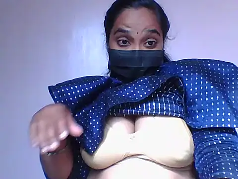 Snapshot of Mathi_cam chatting on June 8, 2026, 10:16 am Mathi cam online show from June 8, 2026, 10:16 am