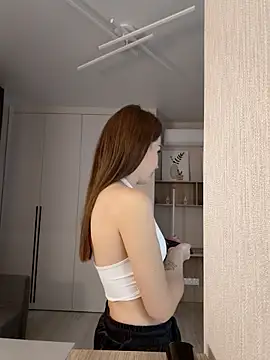 MelissaPinkiss online show from December 22, 2025, 1:33 pm