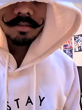 Snapshot of skinnydddue chatting on November 3, 2025, 6:33 pm skinnydddue online show from November 3, 2025, 6:33 pm