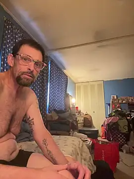 Snapshot of biggdaddyandqueenn chatting on December 5, 2025, 8:39 pm biggdaddyandqueenn online show from December 5, 2025, 8:39 pm