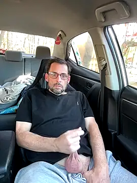 Snapshot of biggdaddyandqueenn chatting on November 16, 2025, 2:33 pm biggdaddyandqueenn online show from November 16, 2025, 2:33 pm