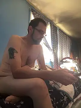 Snapshot of biggdaddyandqueenn chatting on November 29, 2025, 5:35 pm biggdaddyandqueenn online show from November 29, 2025, 5:35 pm