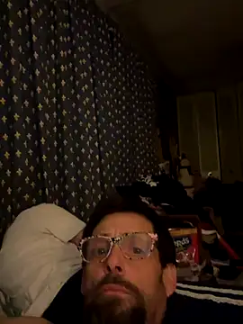 biggdaddyandqueenn online show from December 23, 2025, 7:40 am