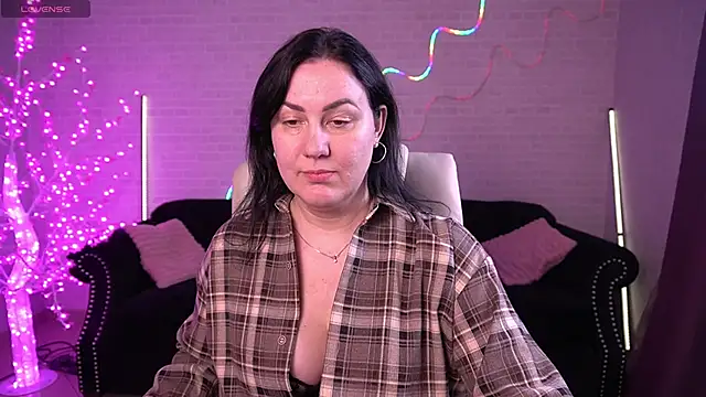 VelvetLuck online show from March 2, 2026, 2:13 pm