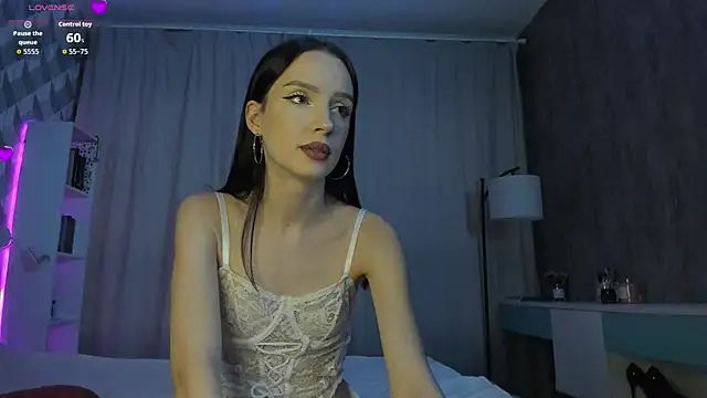 luna sexy0 online show from November 10, 2025, 2:33 pm