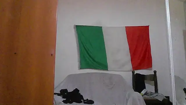 00Travsharongomez online show from January 5, 2026, 9:29 pm