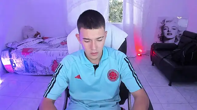 Aleck Boy online show from December 22, 2025, 6:41 pm