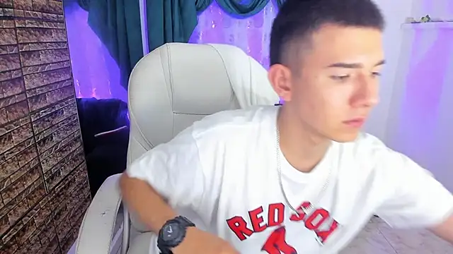 Aleck Boy online show from November 13, 2025, 7:18 pm