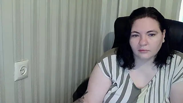 Snapshot of XLisaBlueXsS chatting on November 4, 2025, 6:50 am XLisaBlueXsS online show from November 4, 2025, 6:50 am