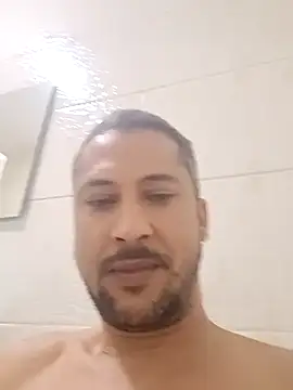 Arrombador20 online show from April 28, 2026, 8:24 pm