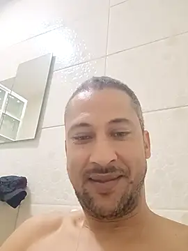 Arrombador20 online show from April 22, 2026, 3:46 am