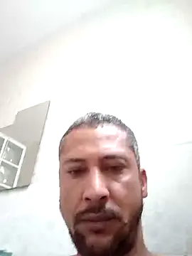 Arrombador20 online show from April 29, 2026, 5:52 pm